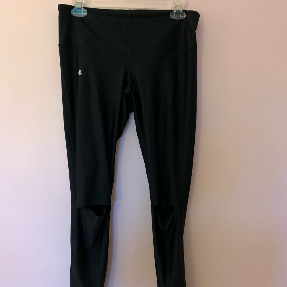 Reebok leggings with hemmed holes on knees